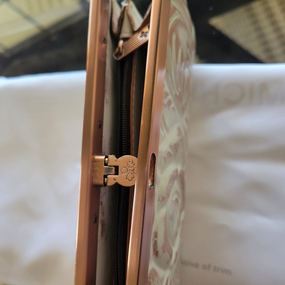 Patricia Nash Cream and Tan Embossed Clutch - Picture 7 of 8